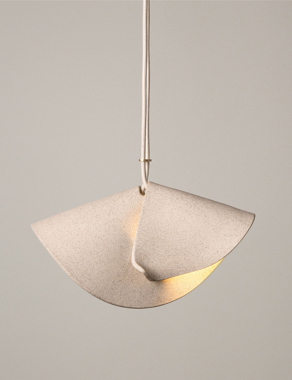 Shado Pendant - Modern Ceiling Pendant Light for Dining Rooms